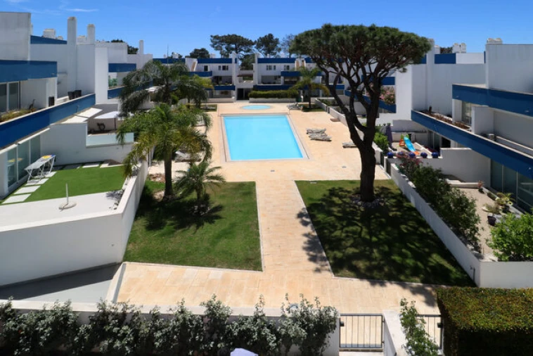 Apartamento T3 para Venda em Quarteira Foto 22