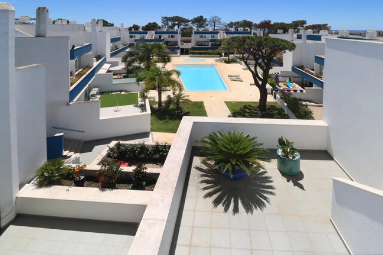 Apartamento T3 para Venda em Quarteira Foto 23