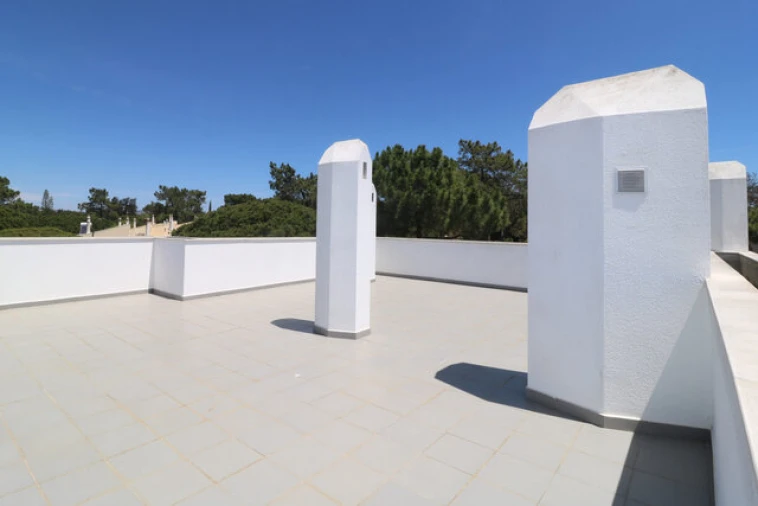 Apartamento T3 para Venda em Quarteira Foto 24