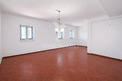 Moradia T7 para Venda em Rio de Mouro