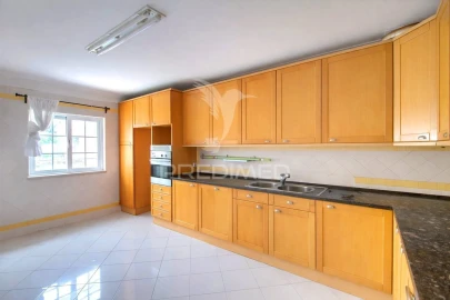 Moradia T7 para Venda em Rio de Mouro