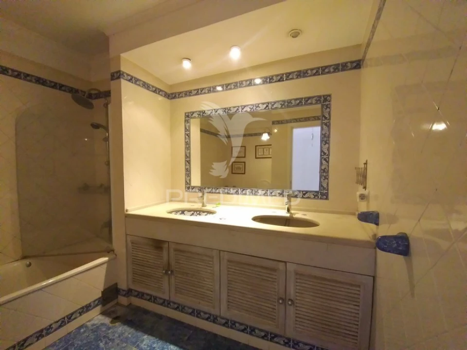 Moradia T7 para Venda em Rio de Mouro Foto 16