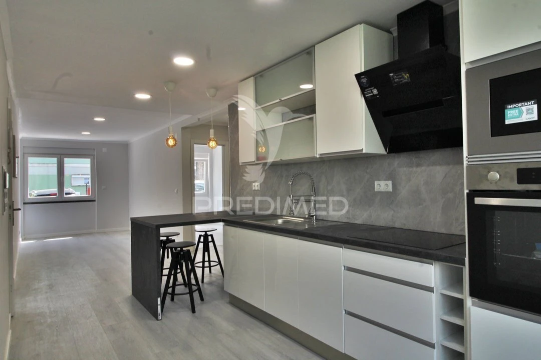 Apartamento T2 para Venda em Benfica Foto 1