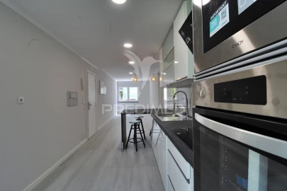 Apartamento T2 para Venda em Benfica