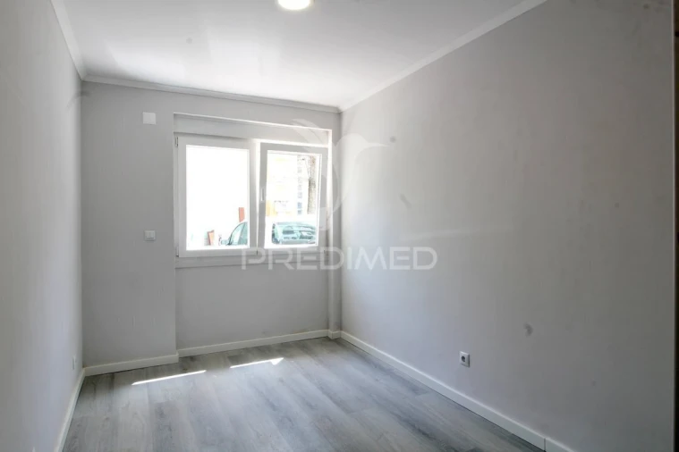 Apartamento T2 para Venda em Benfica Foto 11