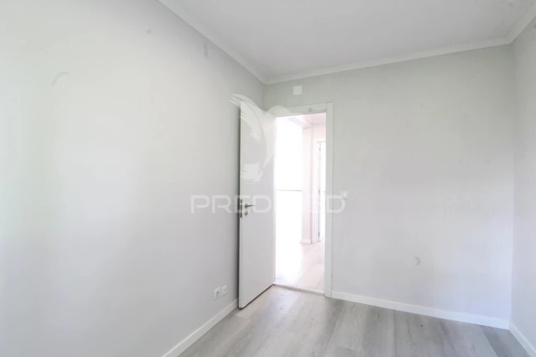 Apartamento T2 para Venda em Benfica Foto 7