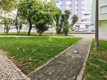 Apartamento T2 para Venda em Corroios