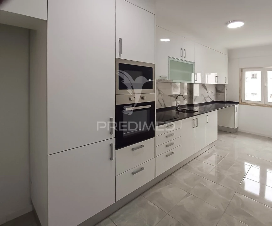 Apartamento T2 para Venda em Corroios Foto 17