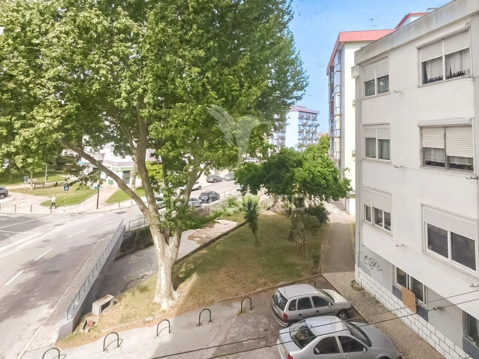 Apartamento T2 para Venda em Corroios Foto 19