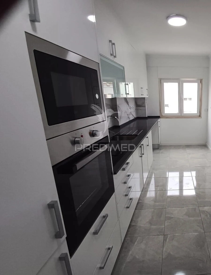 Apartamento T2 para Venda em Corroios Foto 4