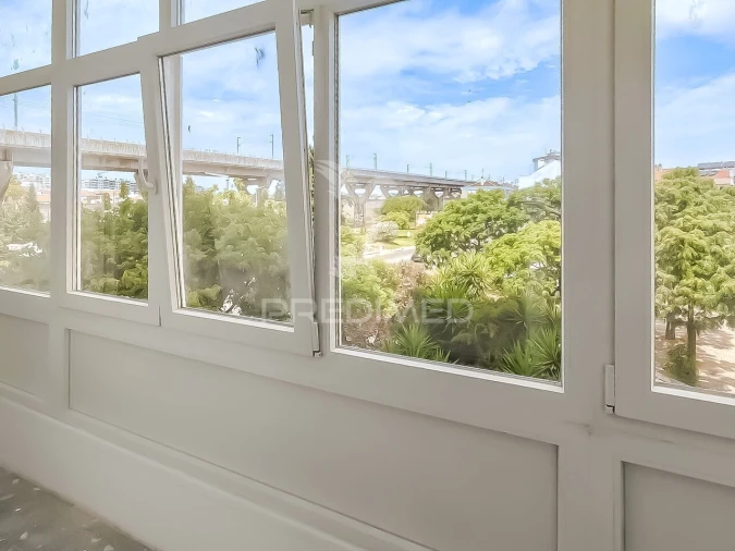 Apartamento T2 para Venda em Corroios Foto 10