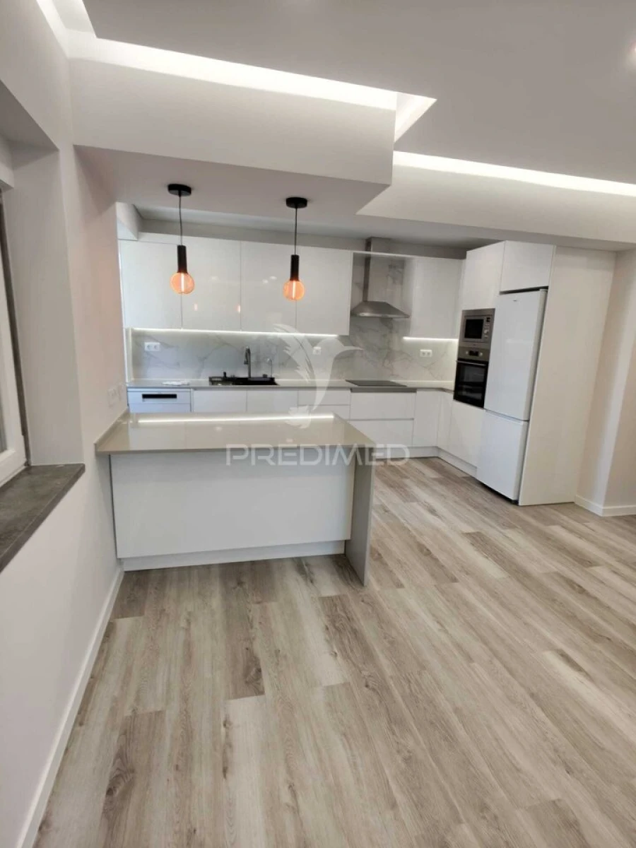 Apartamento T2 para Venda em Corroios Foto 3
