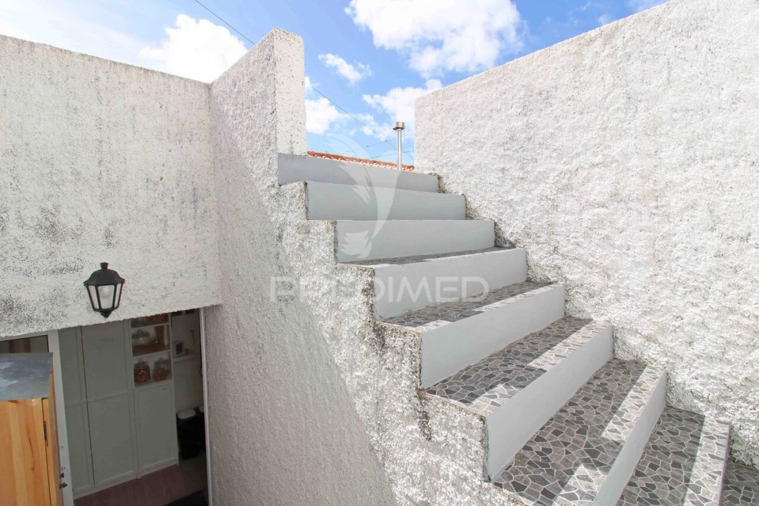 Moradia T2 para Venda em Angra (Santa Luzia) Foto 24