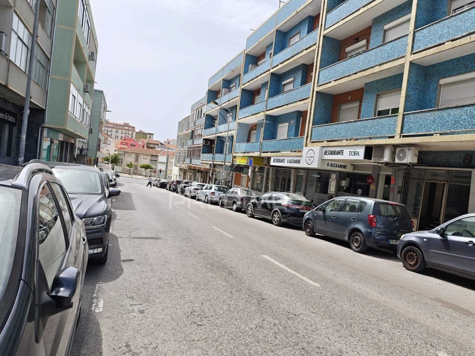 Apartamento T2 para Venda em Laranjeiro e Feijó Foto 25