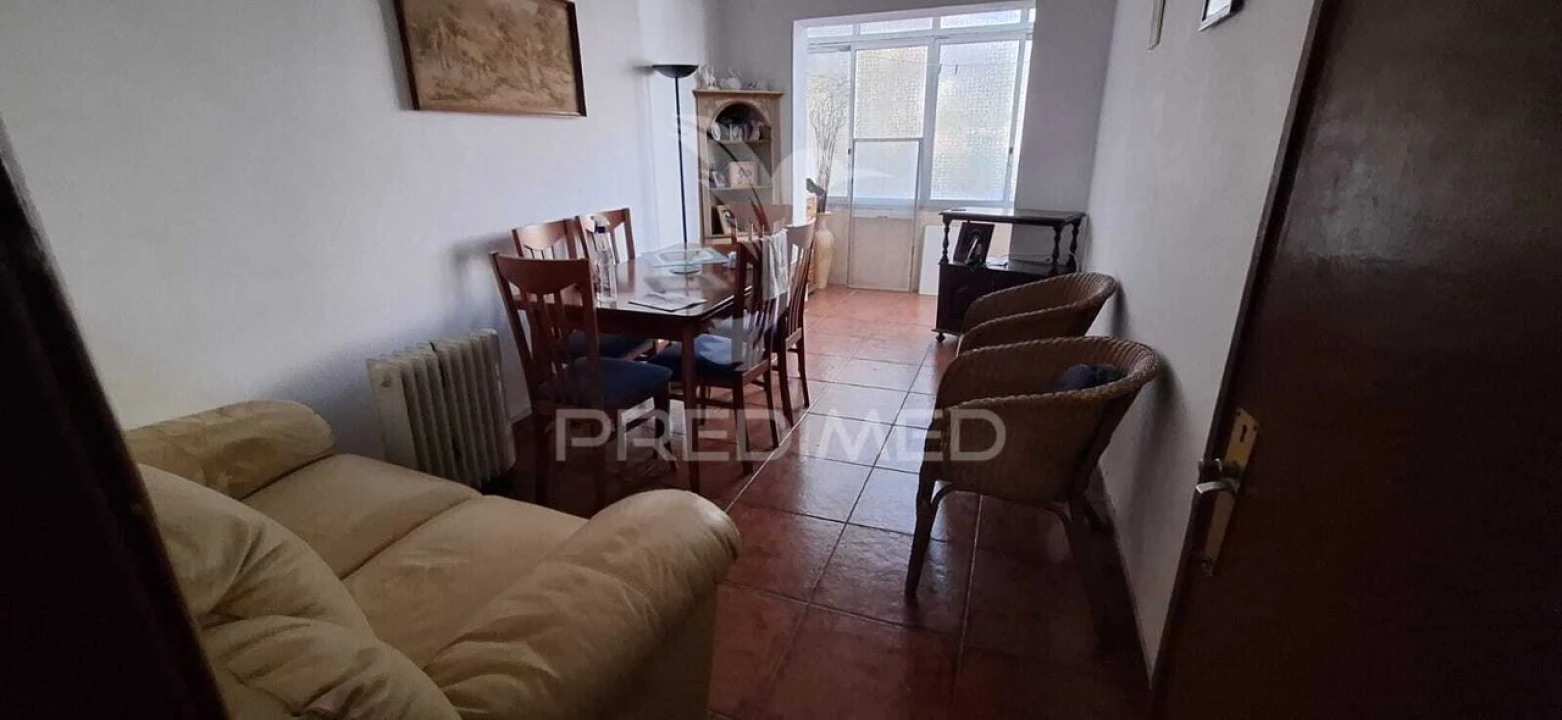 Apartamento T2 para Venda em Laranjeiro e Feijó Foto 2