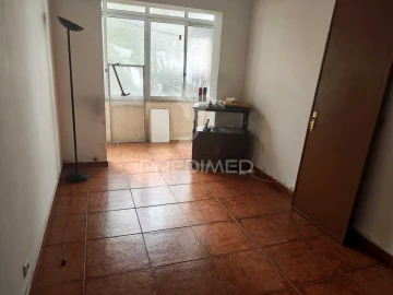 Apartamento T2 para Venda em Laranjeiro e Feijó