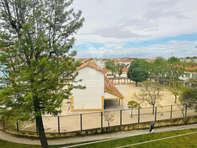 Apartamento T2 para Venda em Barreiro e Lavradio Foto 5