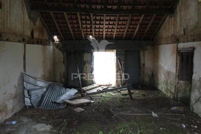 Moradia T4 para Venda em Pussos São Pedro