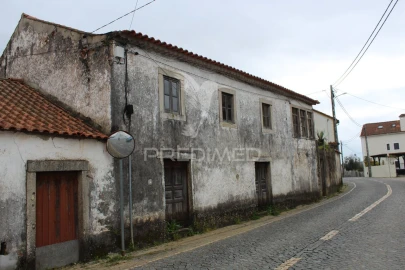 Moradia T4 para Venda em Pussos São Pedro