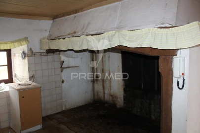 Moradia T4 para Venda em Pussos São Pedro