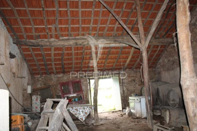 Moradia T4 para Venda em Pussos São Pedro