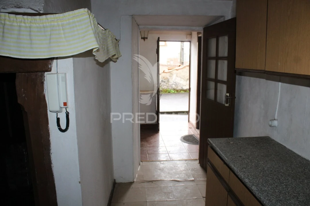 Moradia T4 para Venda em Pussos São Pedro Foto 12