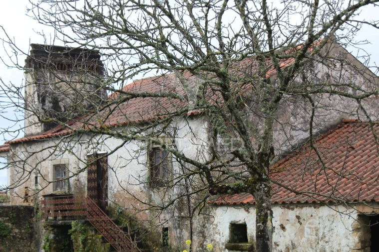 Moradia T4 para Venda em Pussos São Pedro Foto 36