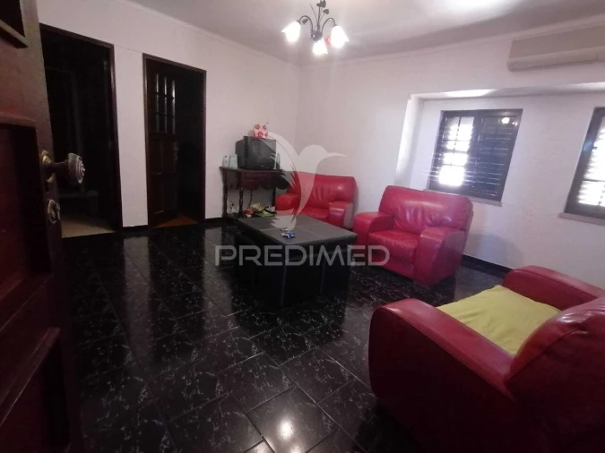 Moradia T3 para Venda em Sé e São Lourenço Foto 3