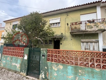 Moradia T5 para Venda em Algueirão-Mem Martins