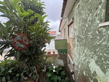 Moradia T5 para Venda em Algueirão-Mem Martins