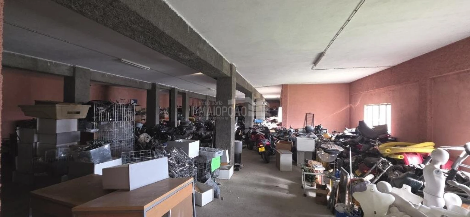 Armazém para Venda em Sé, Santa Maria e Meixedo Foto 5