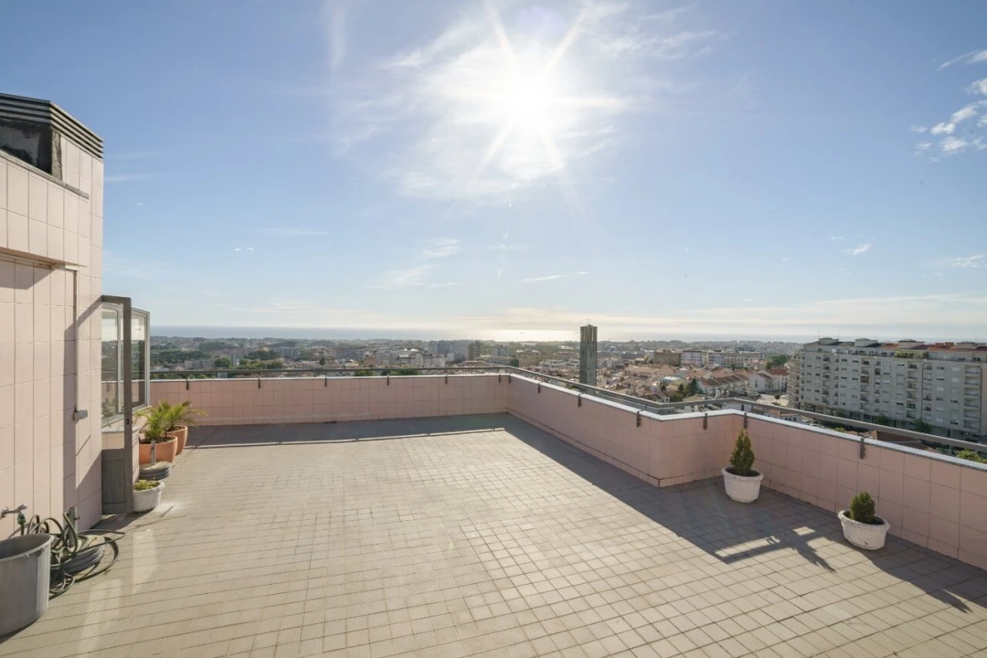 Apartamento T4 para Venda em Mafamude e Vilar do Paraíso Foto 1