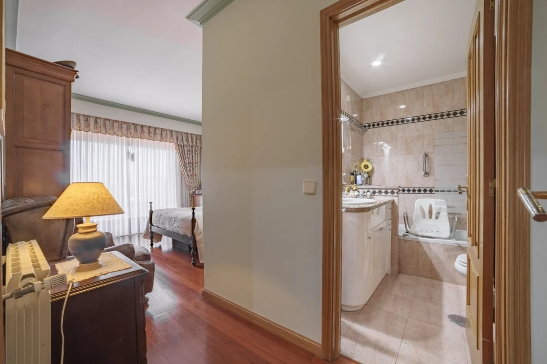 Apartamento T4 para Venda em Mafamude e Vilar do Paraíso Foto 28