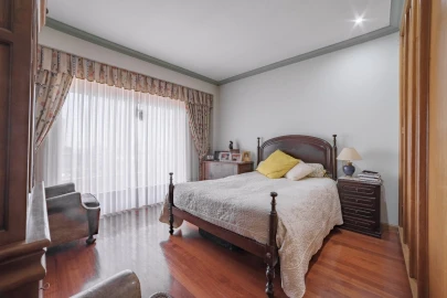 Apartamento T4 para Venda em Mafamude e Vilar do Paraíso