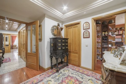 Apartamento T4 para Venda em Mafamude e Vilar do Paraíso