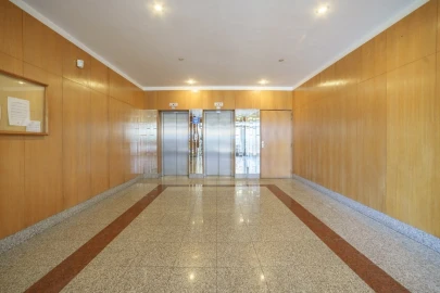 Apartamento T4 para Venda em Mafamude e Vilar do Paraíso