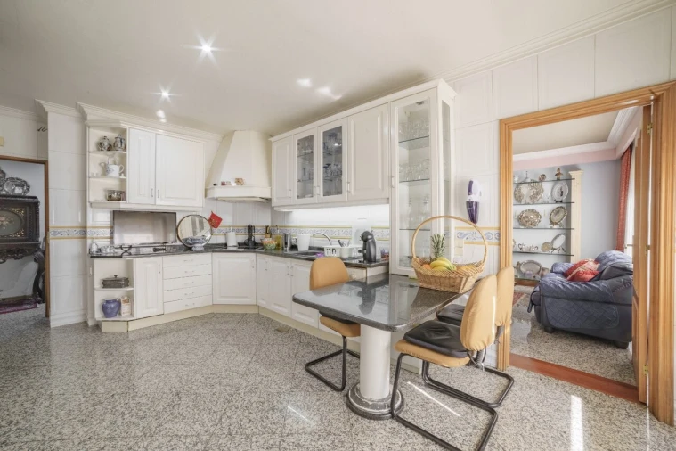 Apartamento T4 para Venda em Mafamude e Vilar do Paraíso Foto 13