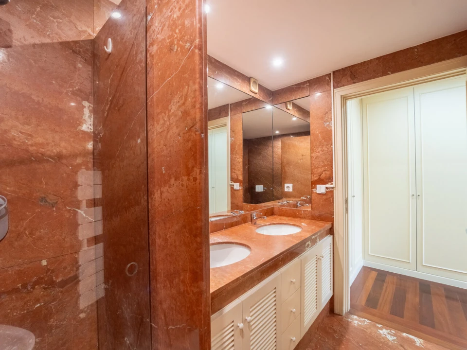 Moradia T4 para Venda em Aldoar, Foz do Douro e Nevogilde Foto 37