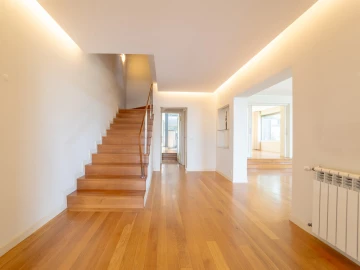 Moradia T4 para Venda em Aldoar, Foz do Douro e Nevogilde