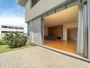 Moradia T4 para Venda em Aldoar, Foz do Douro e Nevogilde