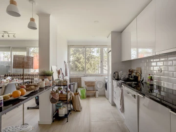 Apartamento T2 para Venda em Oeiras e São Julião da Barra, Paço de Arcos e Caxias