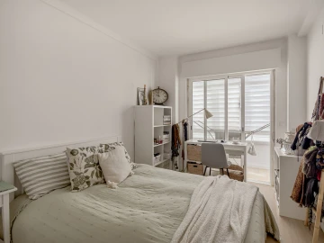 Apartamento T2 para Venda em Oeiras e São Julião da Barra, Paço de Arcos e Caxias