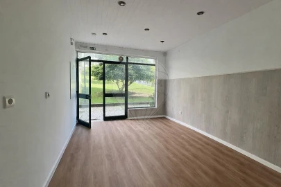 Loja para Arrendamento em Oeiras e São Julião da Barra, Paço de Arcos e Caxias