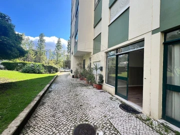 Loja para Arrendamento em Oeiras e São Julião da Barra, Paço de Arcos e Caxias