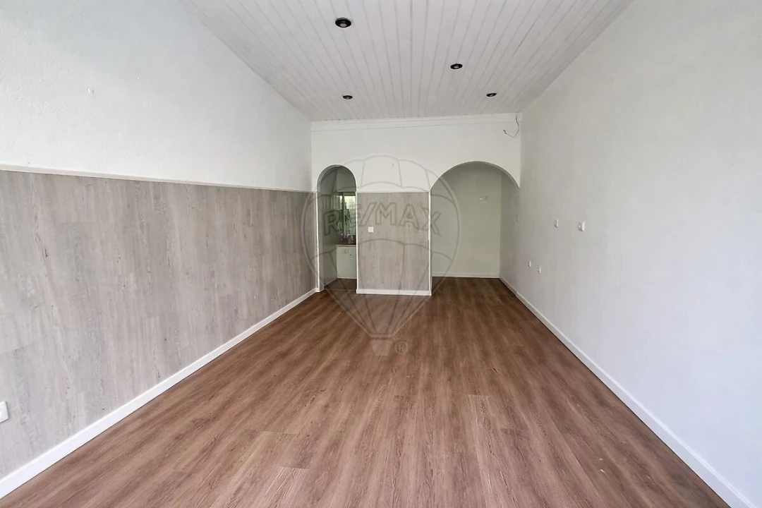 Loja para Arrendamento em Oeiras e São Julião da Barra, Paço de Arcos e Caxias Foto 1