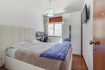 Apartamento T3 para Venda em Oeiras e São Julião da Barra, Paço de Arcos e Caxias