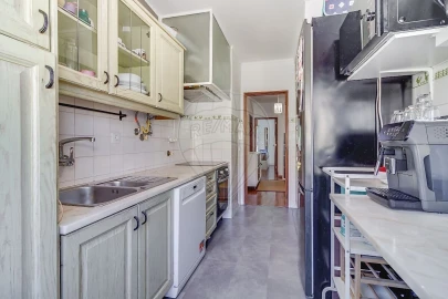 Apartamento T3 para Venda em Oeiras e São Julião da Barra, Paço de Arcos e Caxias