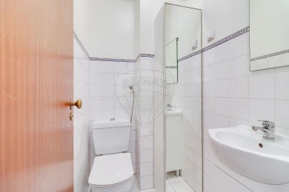 Apartamento T3 para Venda em Oeiras e São Julião da Barra, Paço de Arcos e Caxias