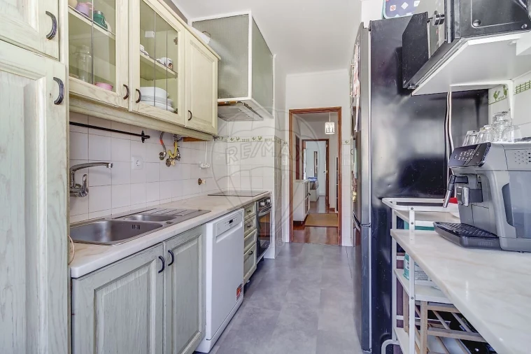 Apartamento T3 para Venda em Oeiras e São Julião da Barra, Paço de Arcos e Caxias Foto 8