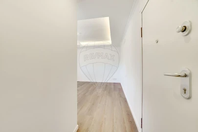 Apartamento T1 para Venda em Charneca de Caparica e Sobreda
